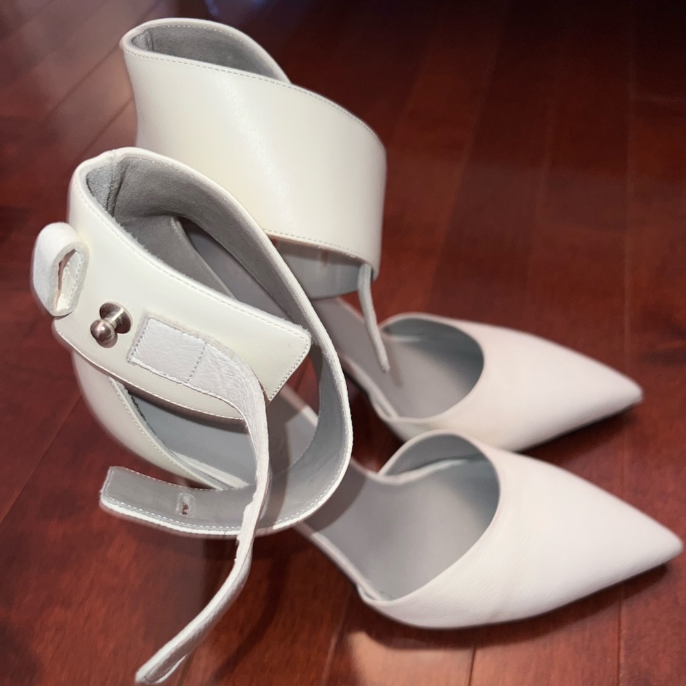 Vince shoes. In good condition. Only wore a few times.